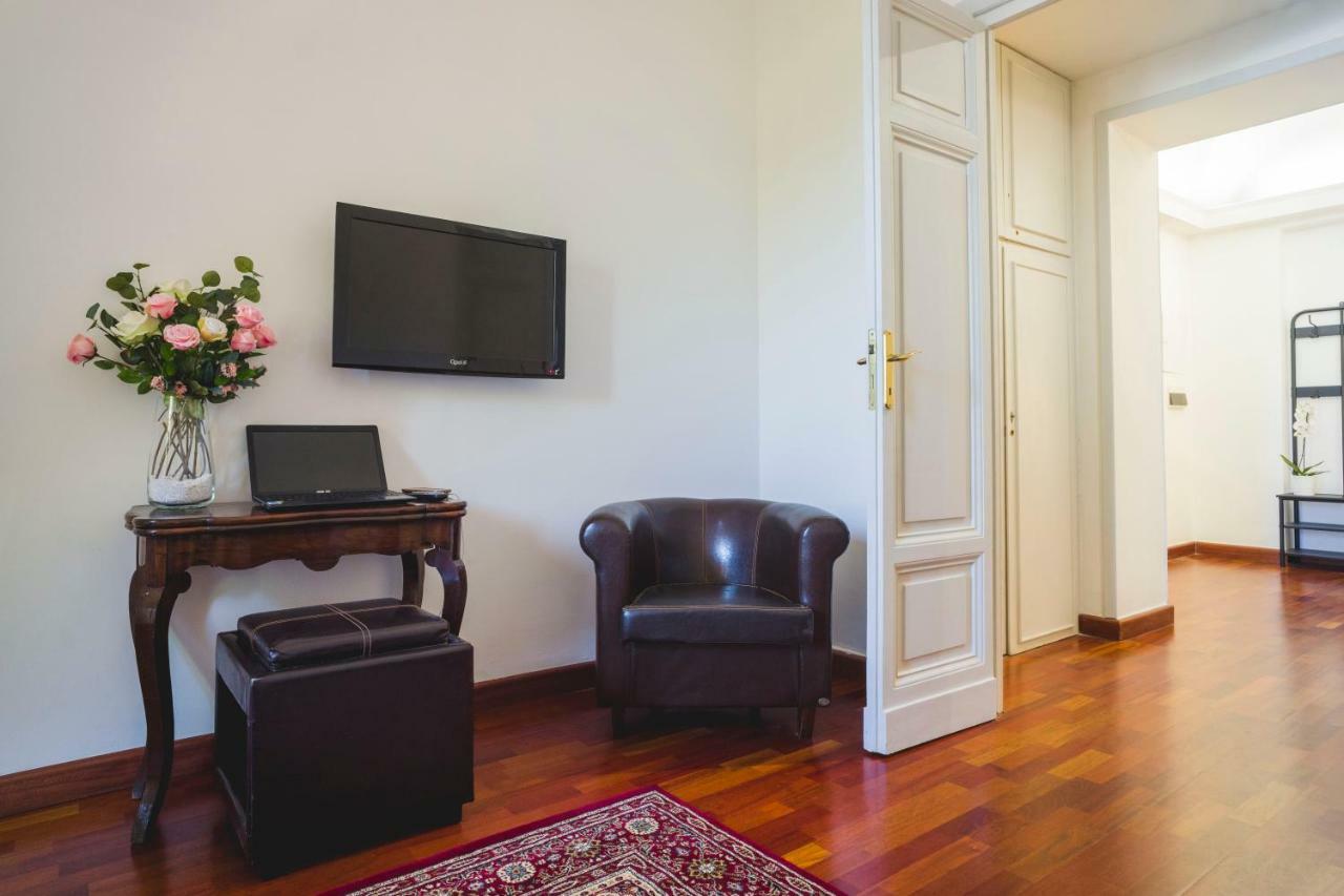 Leonardo Suite Navona Rome Exterior photo